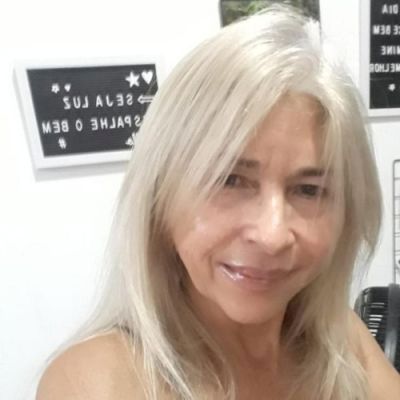 Lia R Santos